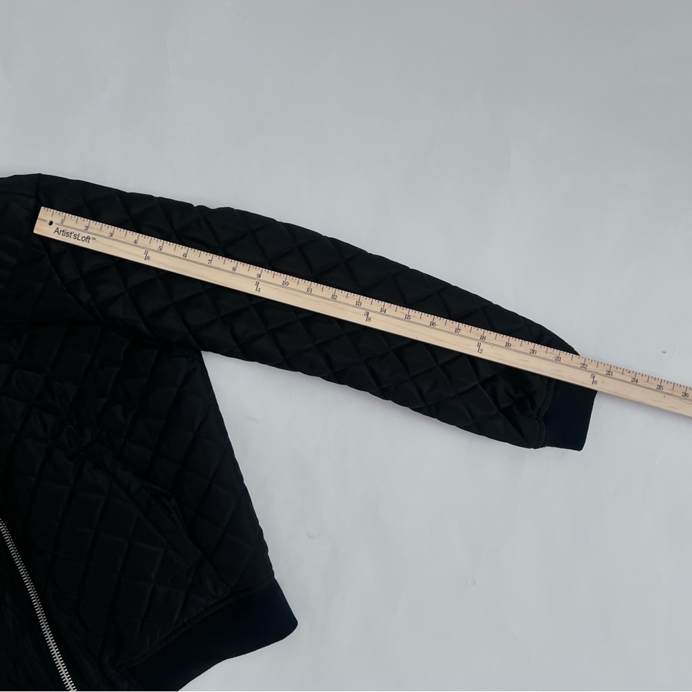 Levi’s trendy, diamond, quilted bomber jacket, women’s black size medium - Picture 13 of 14